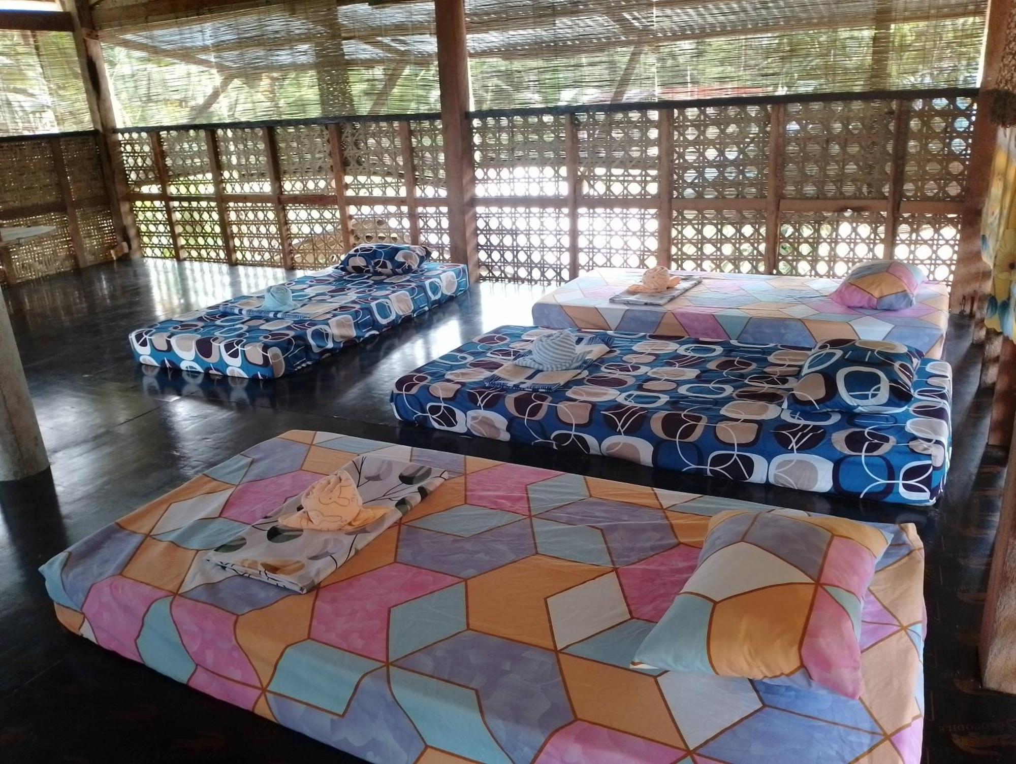 Lhoyjean Garden Hostel Batuan Εξωτερικό φωτογραφία