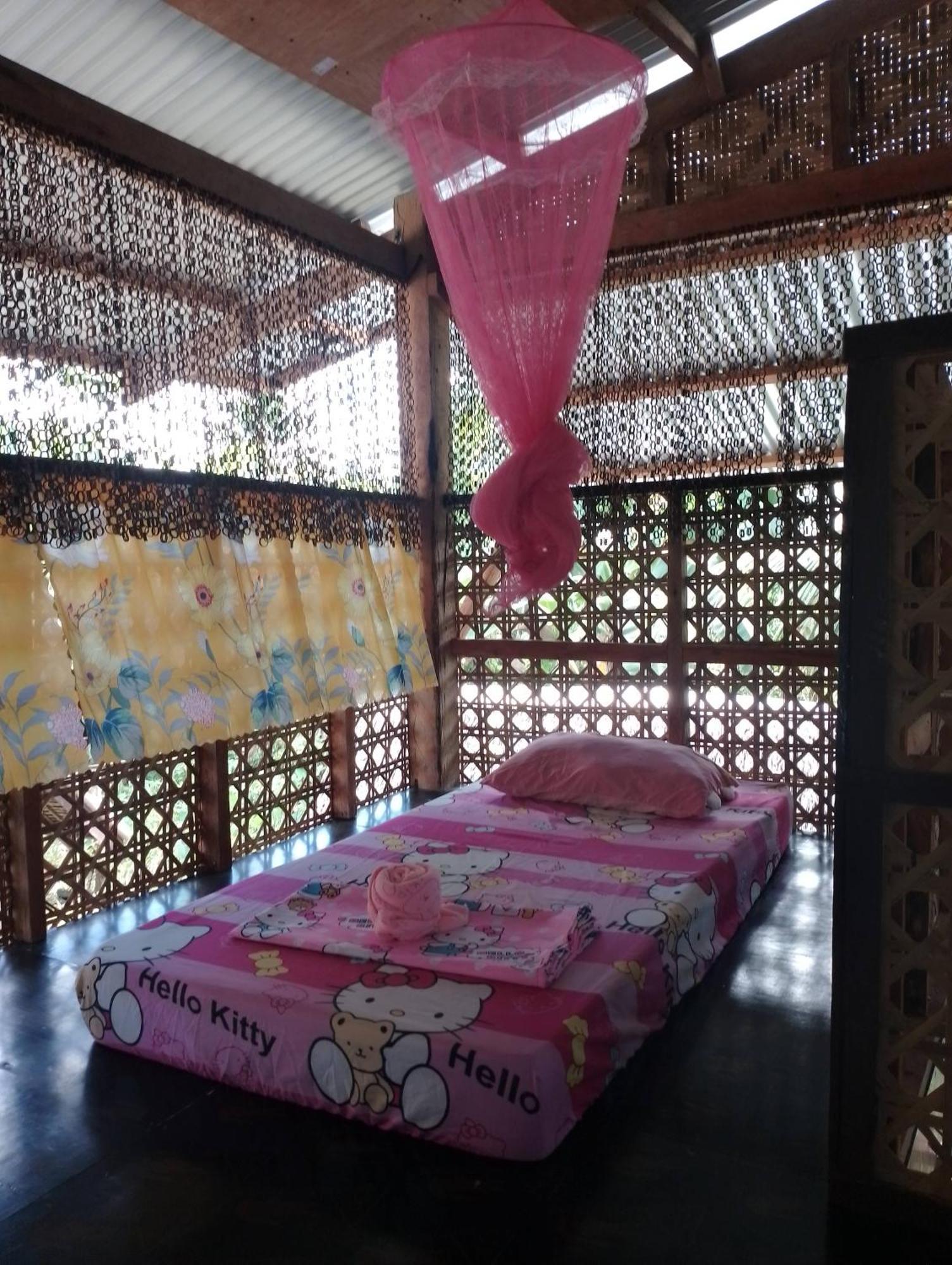 Lhoyjean Garden Hostel Batuan Δωμάτιο φωτογραφία