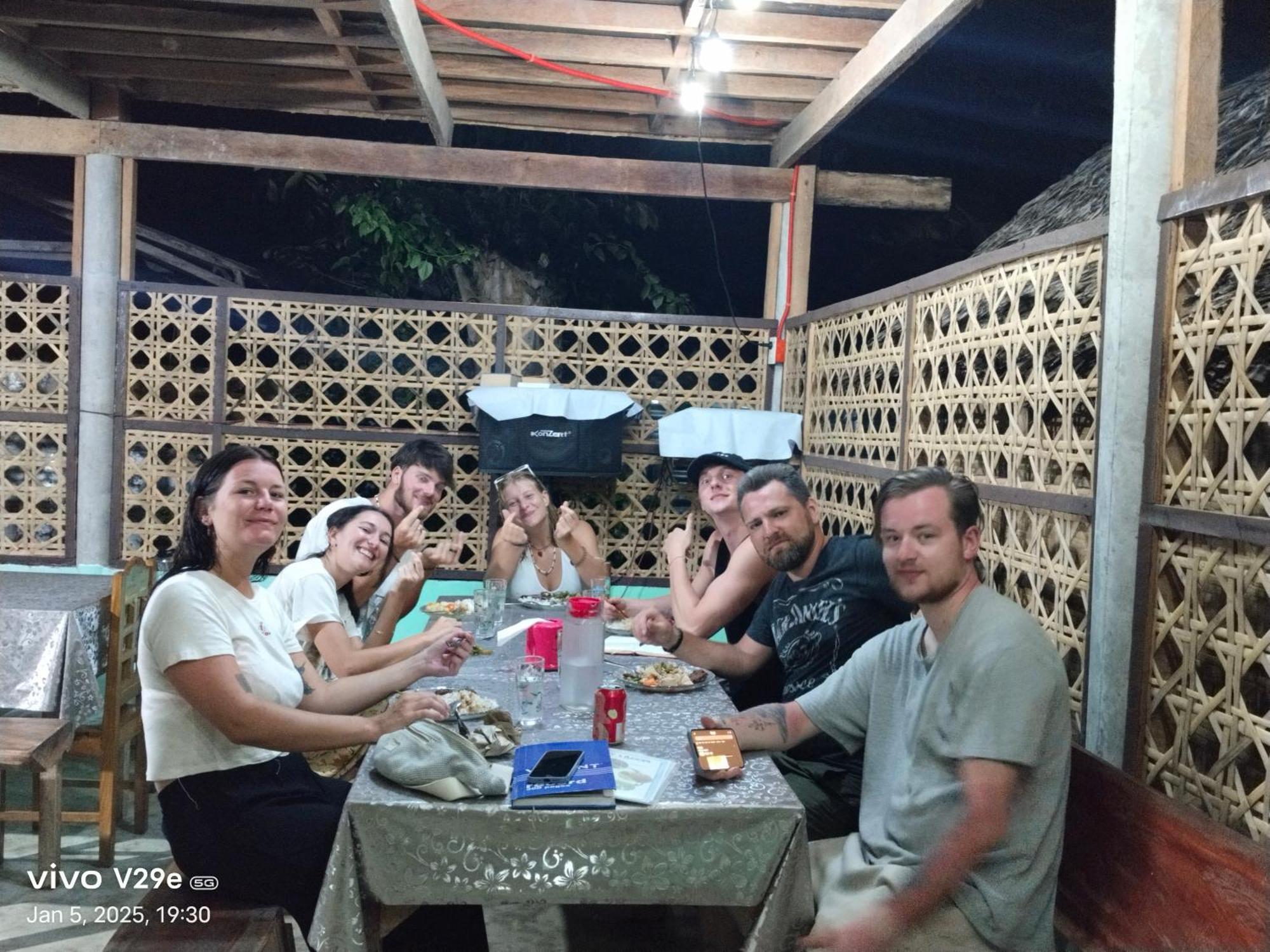 Lhoyjean Garden Hostel Batuan Εξωτερικό φωτογραφία